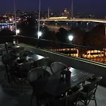 아파트 Galata Bridge